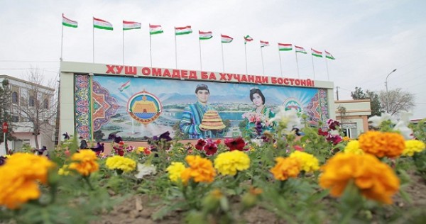 В Худжанде Таджикистана открылась выставка индийских товаров