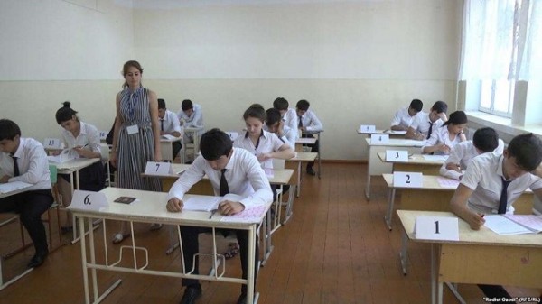 Таджикские абитуриенты: "В Душанбе нас успешно проэкзаменовали, а в Москве мы "провалились"