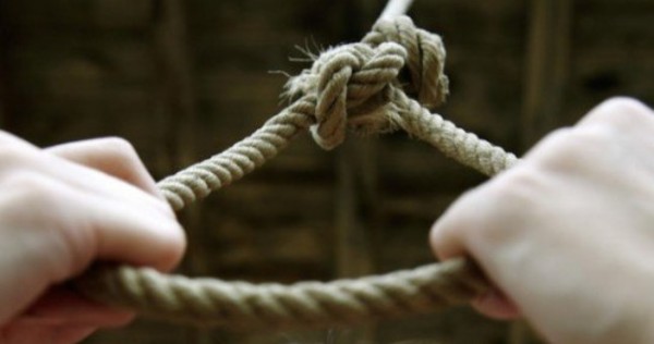 Жительница Таджикистана пыталась повеситься после избиения братом мужа