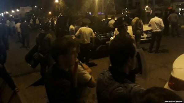 Сильный пожар на столичном рынке "Султони Кабир"