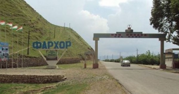 В Фархоре «Рендж-Ровер» врезался в «Опель». Три человека погибли