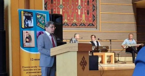 Абдулло Рахнамо: «Когда мы говорим об Ахмаде Зохире, речь идет не просто о певце, но и о необыкновенном таланте, культурном и общественном деятеле»