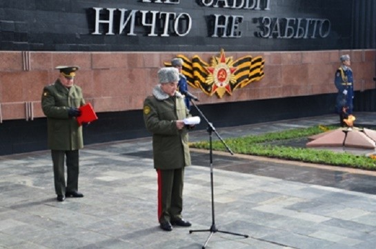 В Душанбе отметили 75-ю годовщину победы в Сталинградской битве