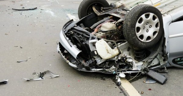 В Таджикистане спасатели вытащили заблокированную в автомашине девочку
