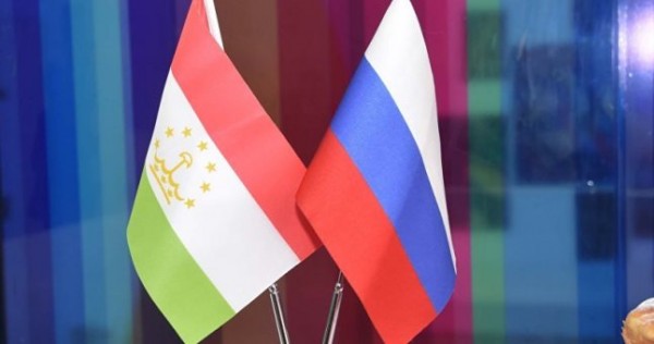 Посольство России в Таджикистане помогло малоимущим жителям Турсунзаде