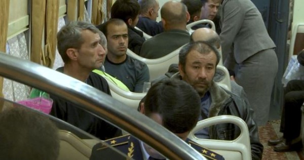 Долгий путь домой. Застрявшие в Аксарайске таджикские мигранты прибыли на родину