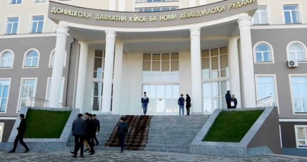 У опасной черты. В Кулябе молодую женщину спасли от рокового шага