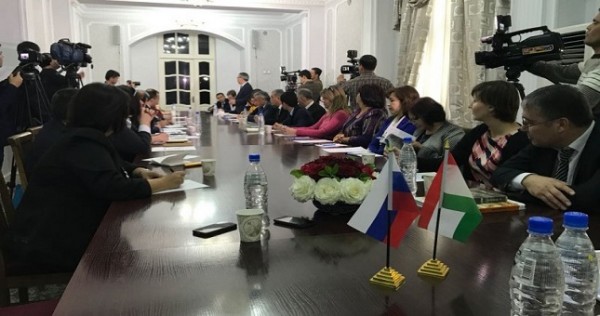 В Худжанде открылся филиал молодежного клуба «Евразийский экспресс»