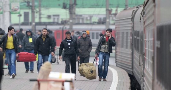Почему мигранты из Таджикистана едут в Москву поездами