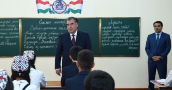 Э.Рахмон открыл школу, построенную китайской компанией TBEA