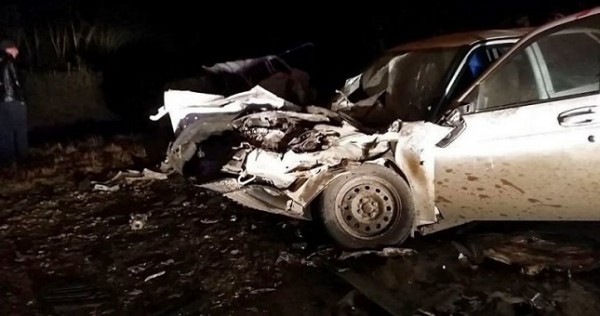 На юге Таджикистана «БМВ» столкнулась с комбайном. Погибли два человека