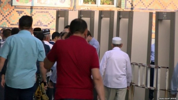 В Согде судят 7 предполагаемых салафитов