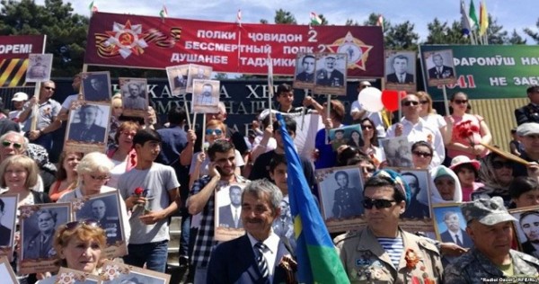 "Бессмертный полк" все-таки прошел по Душанбе.