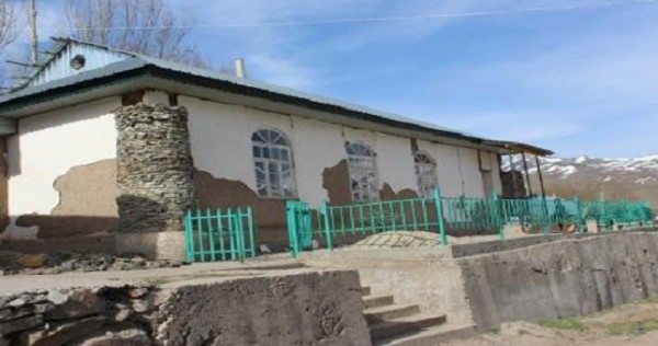 Госкомиссия проверила ситуацию в Лахше, пострадавшему в результате серии землетрясений