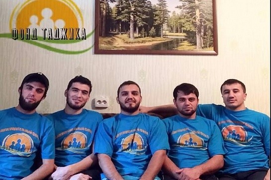 Мигранты спешат на помощь: как таджики из России помогают своим землякам