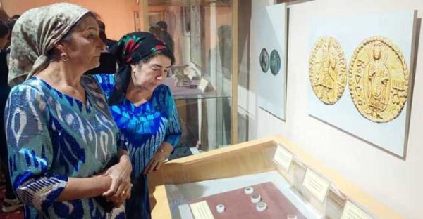 В Пенджикенте открылась передвижная выставка