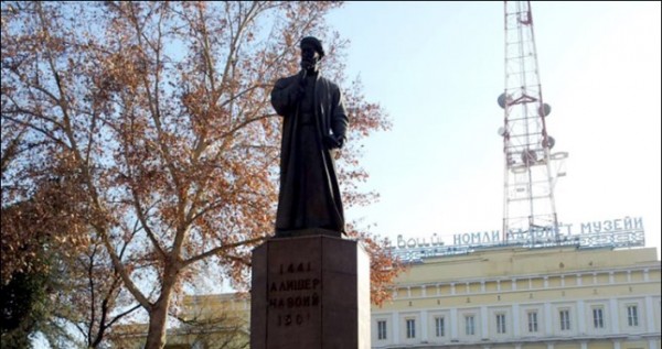 Визирь на службе у народа. Как Алишер Навои стал советским узбекским поэтом