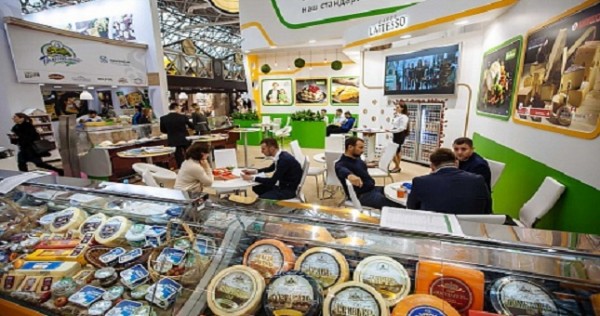 В Душанбе проходит выставка продукции народных ремёсел