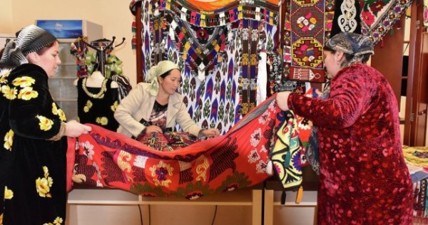 Таджикские ремесленники примут участие в международной выставке во Франкфурте