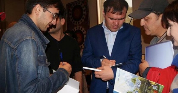 Сафо Алиназар дал напутствие молодым поэтам: стройте мосты дружбы