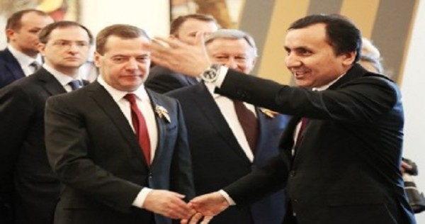 Дмитрий Медведев посетил уголок Таджикистана на Поклонной горе