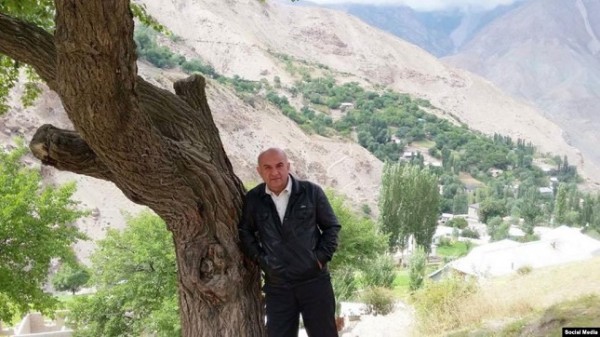 В Согде госпитализирован известный поэт Озарахш. Его супруга, поэтесса Фарзона, также в больнице