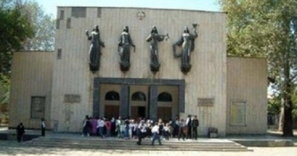 День таджикского театра