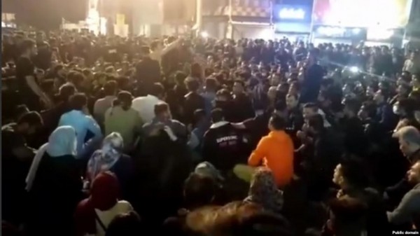В Иране прокатилась волна протестов против повышения цен на бензин