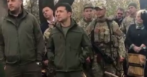 Зеленский приехал уговаривать военных развести войска и устроил скандал
