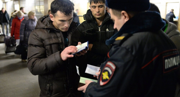 В России часть сотрудников ГИБДД займется работой с мигрантами