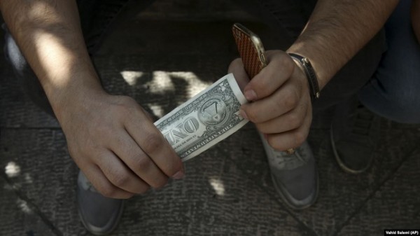 Узбекские мигранты за полгода отправили из России на родину $2 миллиарда