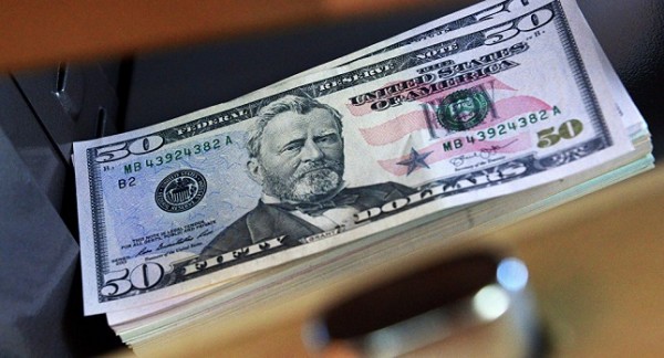 Узбекистан: банкам разрешили продавать наличную иностранную валюту