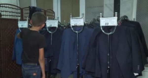 Продажа единой школьной формы в школах Узбекистана теперь запрещена