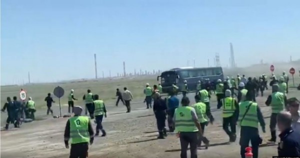 Более 40 человек пострадали в ходе беспорядков на Тенгизе