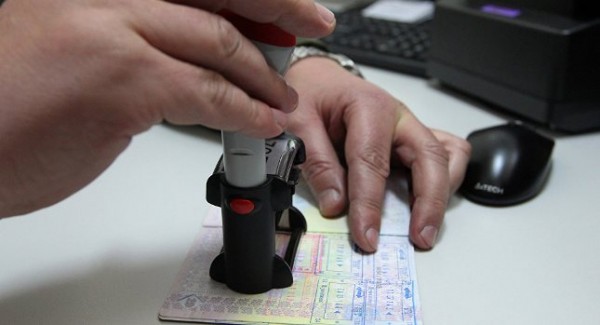 В РФ упростили правила рабочих поездок для иностранных работников культуры