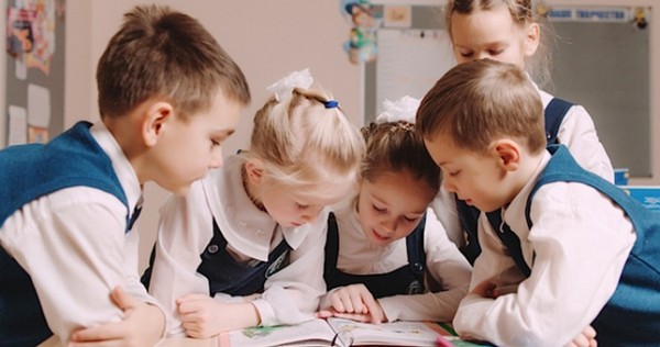 Детям на радость! В школы Таджикистана поступит художественная литература из России