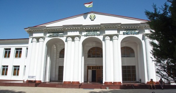В Душанбе проходит выставка уникальных письменностей