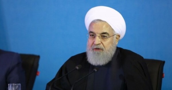 Президент Ирана пообещал продолжить экспорт нефти из страны и поставить США на колени