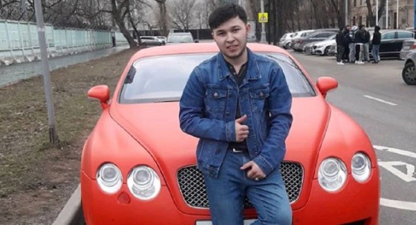 Узбекистанец выиграл Bentley, простояв рядом с авто 30 часов