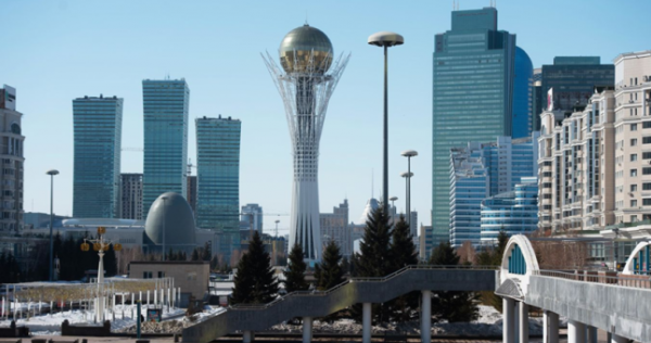 Жителям Казахстана разрешили не менять документы после переименования столицы