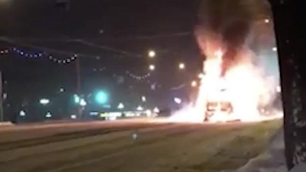 В Магнитогорске застрелили граждан Кыргызстана и Узбекистана и подожгли маршрутку с их телами