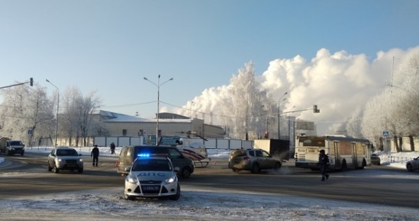 Таджикистанцы получили ранения при обрушении кровли завода в Подмосковье