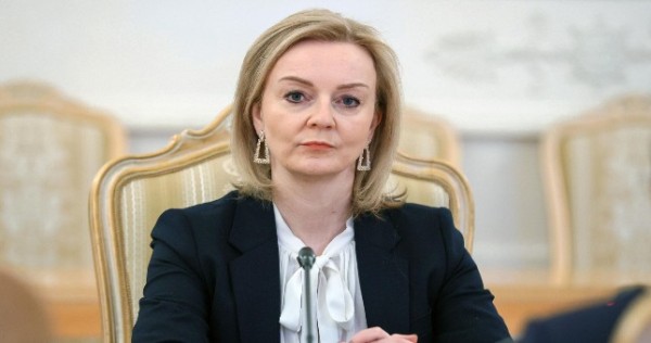 Названа причина рекордно быстрой отставки Лиз Трасс