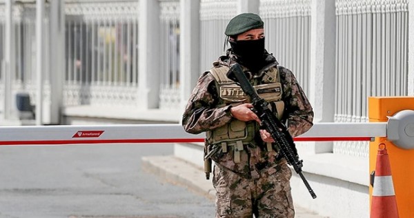 Пятеро иностранцев пострадали при стрельбе в ТЦ в Стамбуле