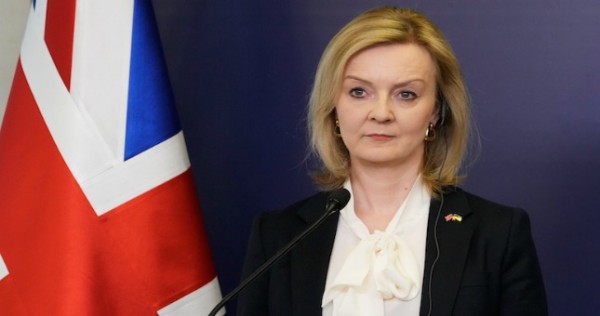 Трасс прокомментировала заявления о проблемах со здоровьем Елизаветы II
