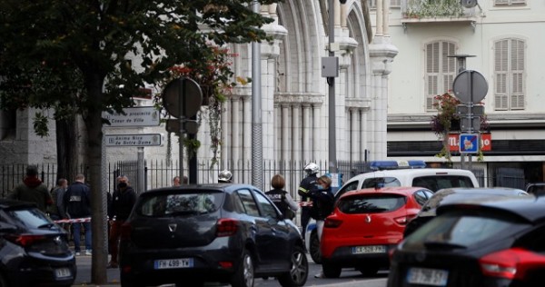 Теракт в Ницце: у Нотр-Дама обезглавили женщину