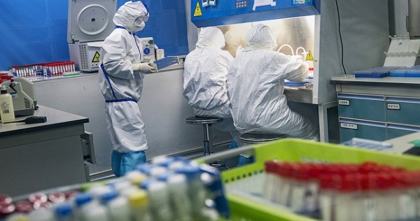 Немецкий вирусолог предложил изменить стратегию борьбы против коронавируса