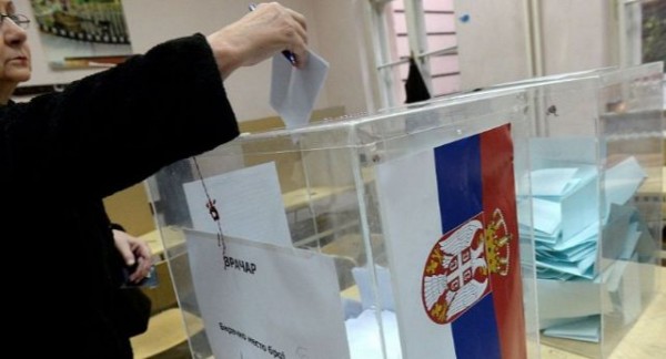 Парламентские выборы в Сербии усилят раскол между властью и оппозицией – эксперт