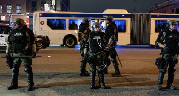 В двух штатах США ввели запрет на применение полицией удушающих захватов