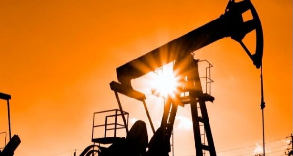 Цена на нефть обрушилась после открытия торгов